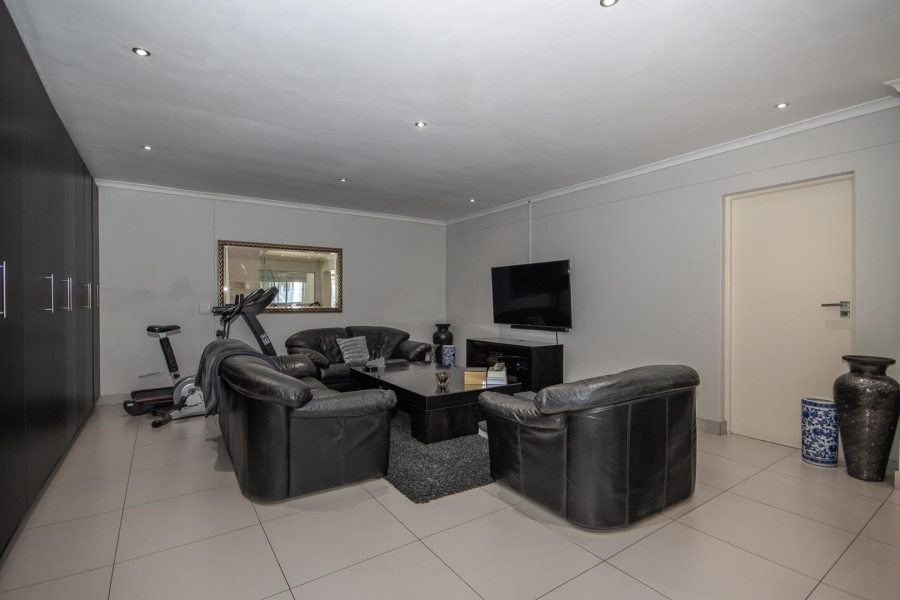 5 Bedroom Property for Sale in Sunset Beach Western Cape